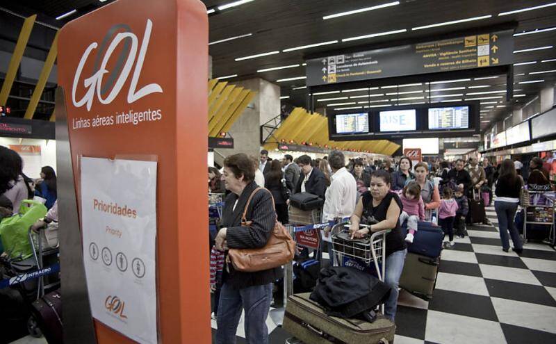Classe média que se acostumou com eroportos, volta às rodoviárias