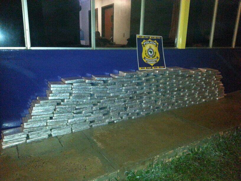 Polícia apreende veículo carregado 237 tabletes de maconha em Céu Azul