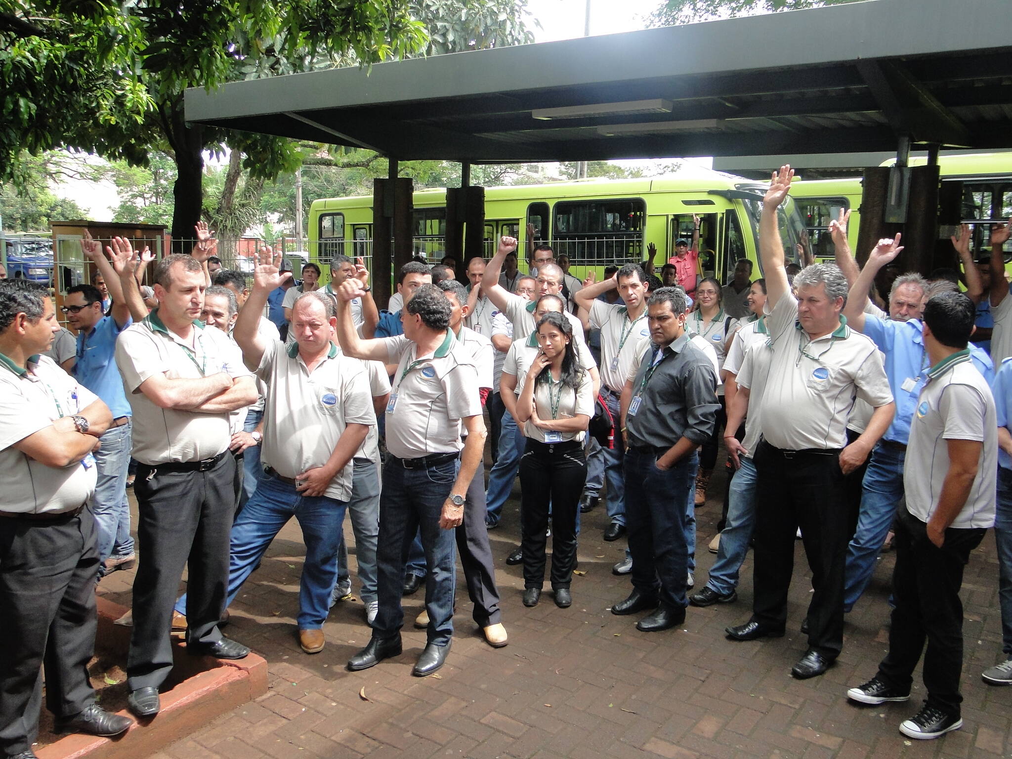 Após acordo, serviço de transporte urbano volta a funcionar na cidade