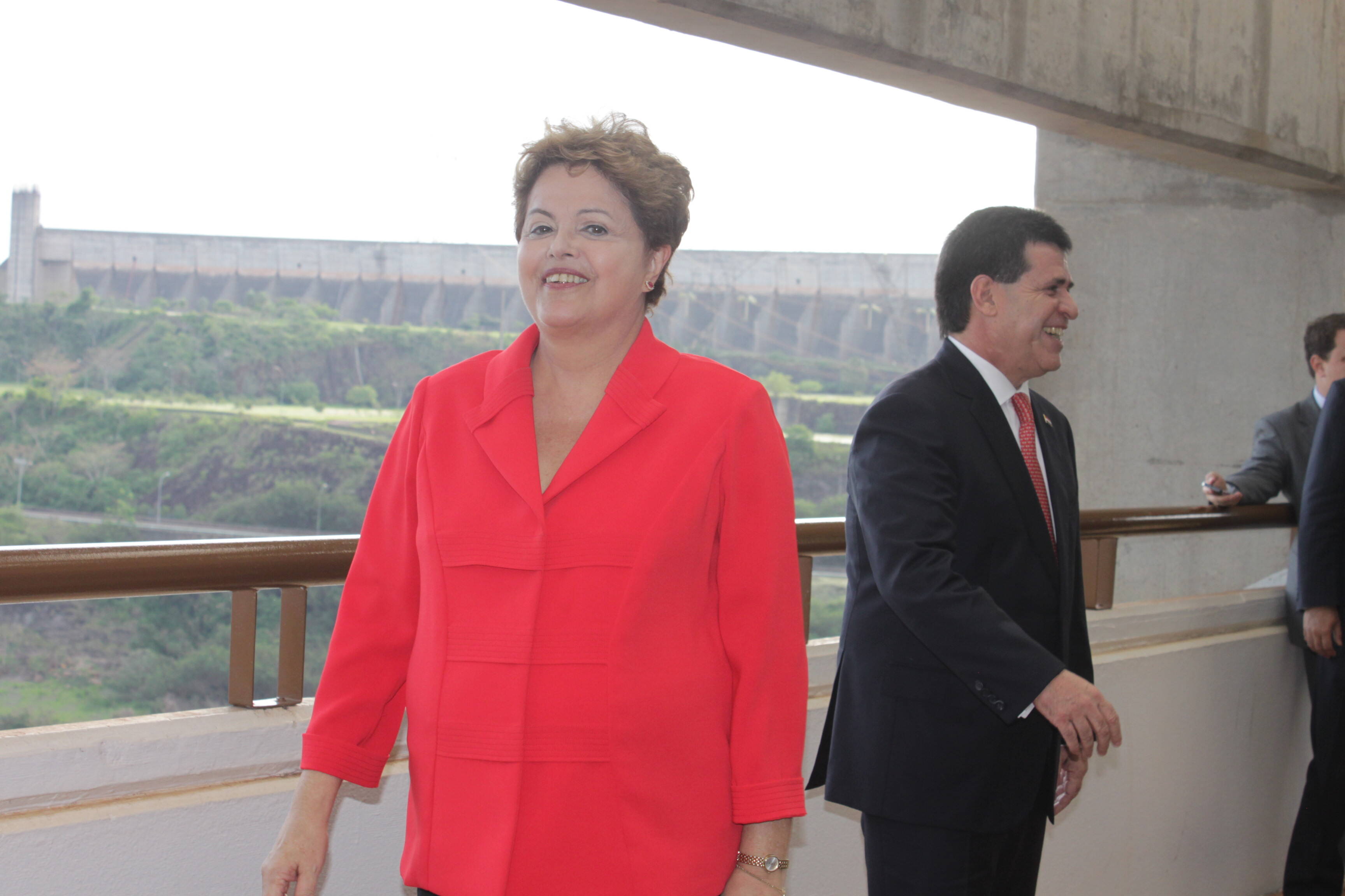 Em Itaipu, presidente Dilma anuncia segunda ponte Brasil/Paraguai