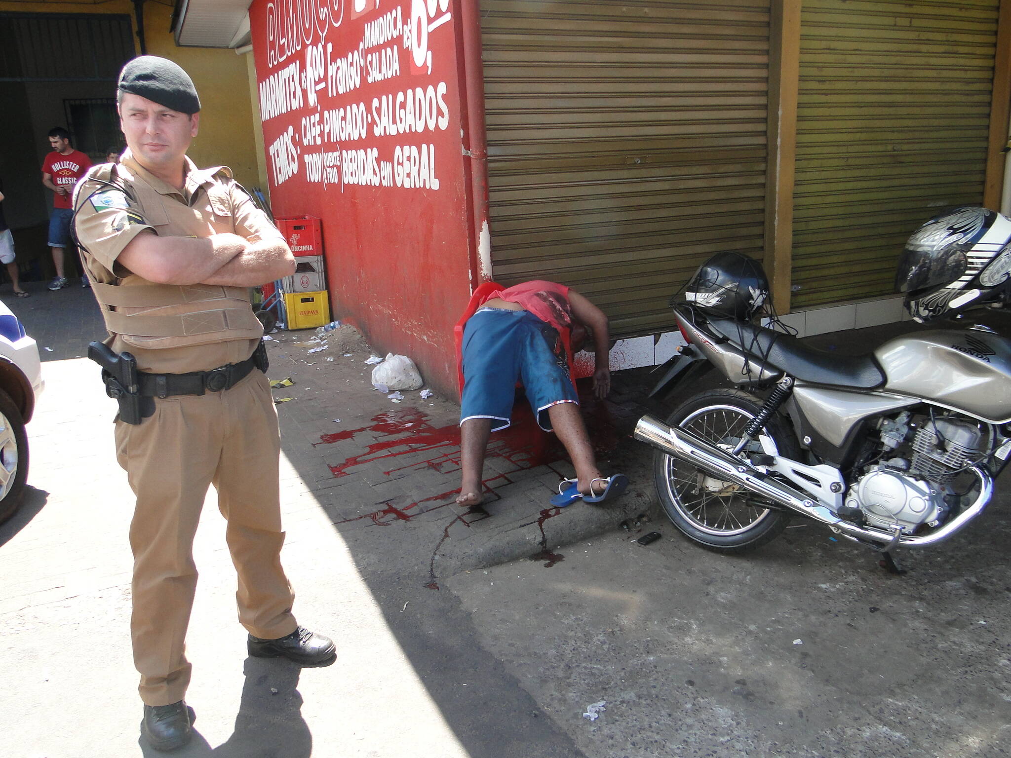 Rapaz é morto com tiro na cabeça na Vila Portes