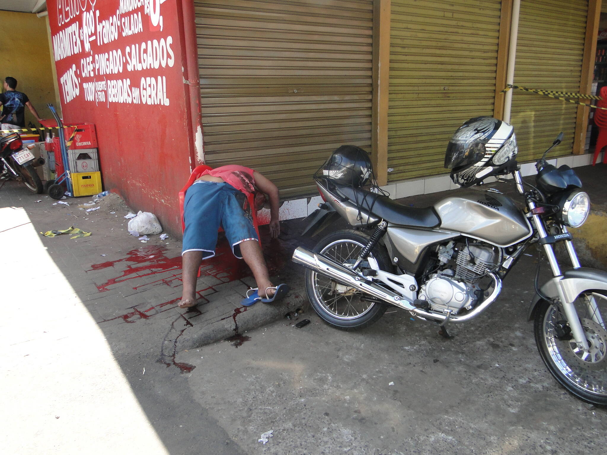 Rapaz é morto com tiro na cabeça na Vila Portes