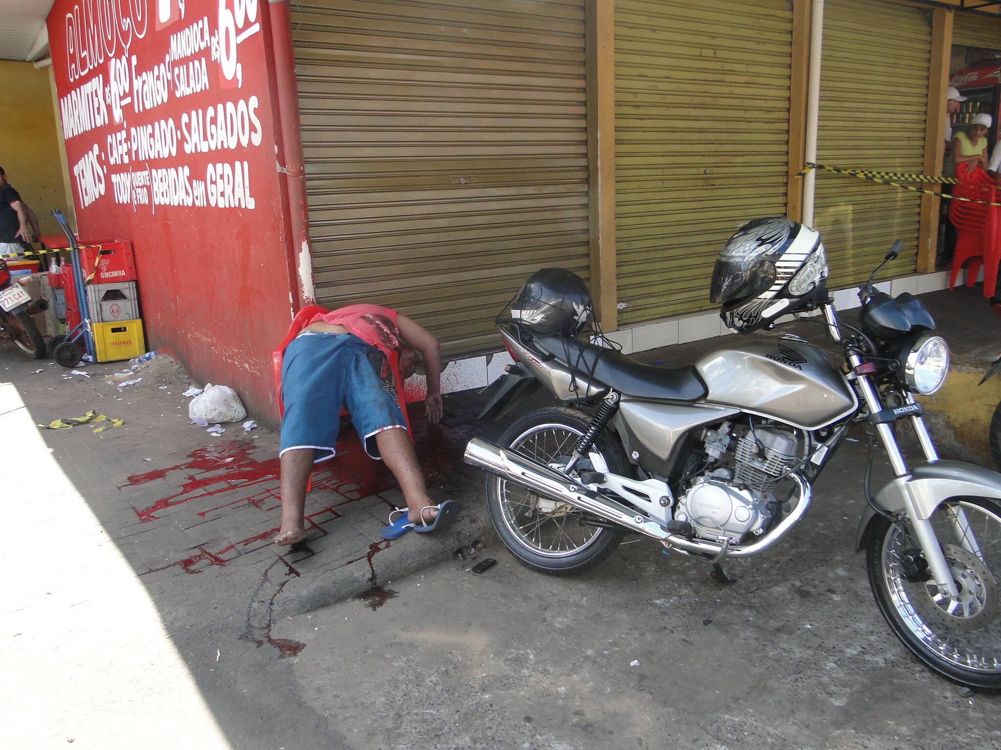 Rapaz é morto com tiro na cabeça na Vila Portes