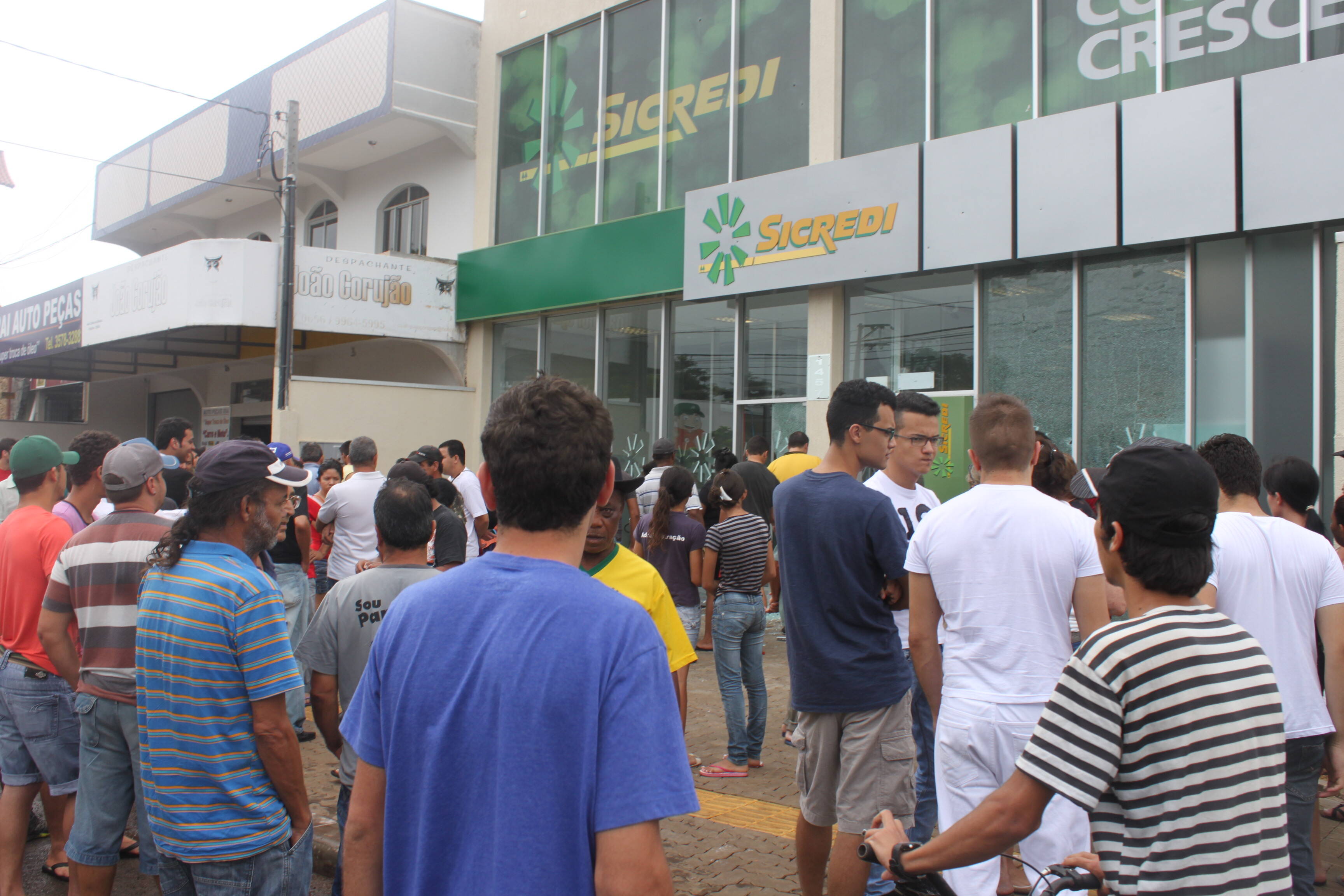 Sicredi do Morumbi é fuzilada por assaltantes