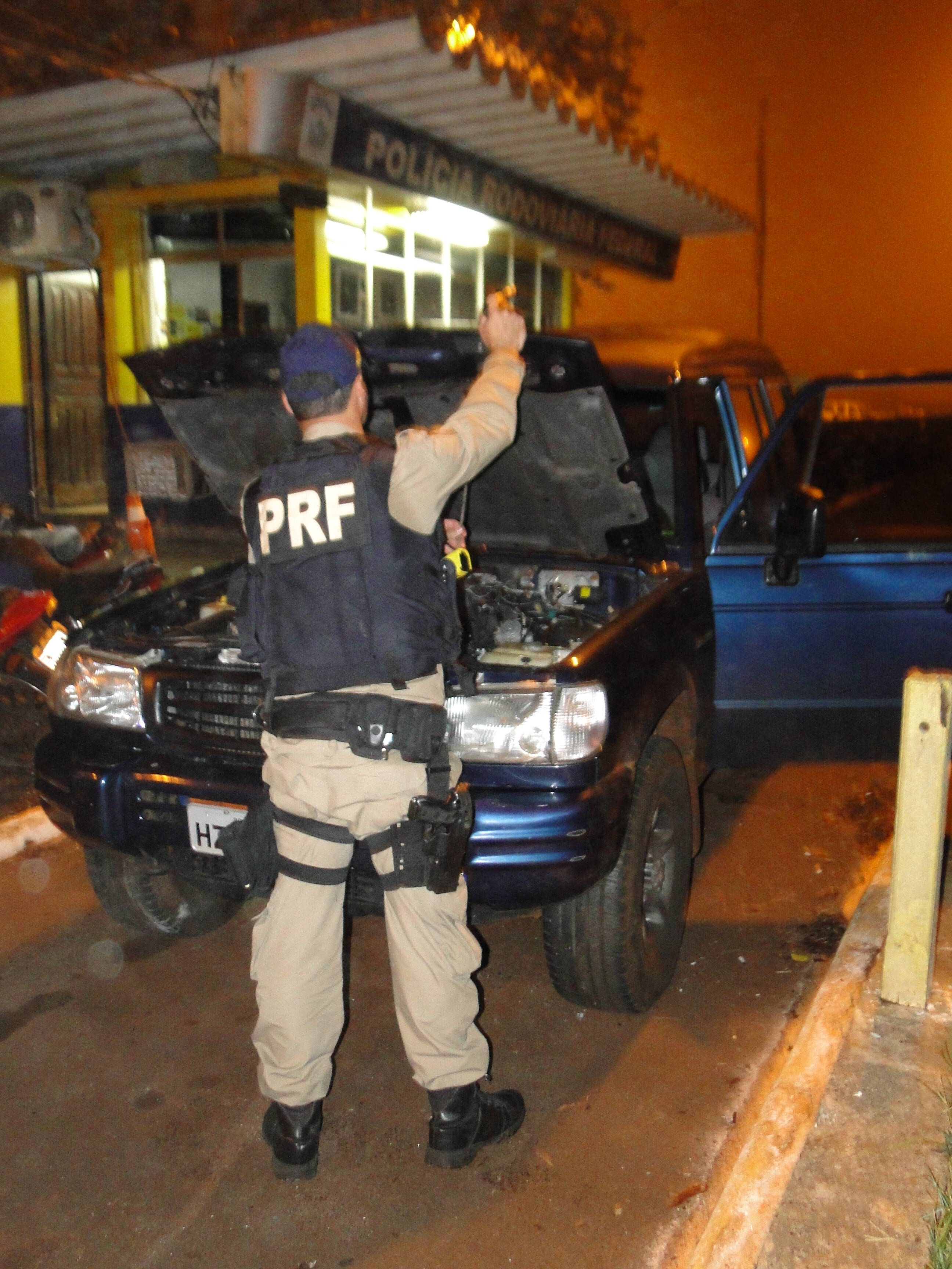 PRF recupera em STI automóvel furtado em Cascavel