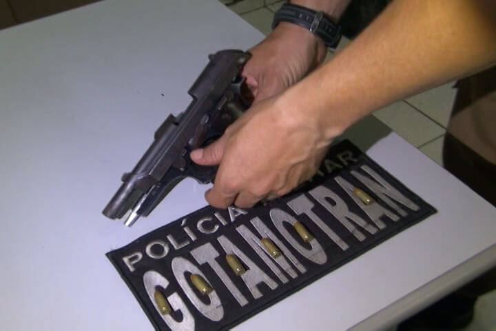 Menor é apreendido com pistola na “Favela do Portal”