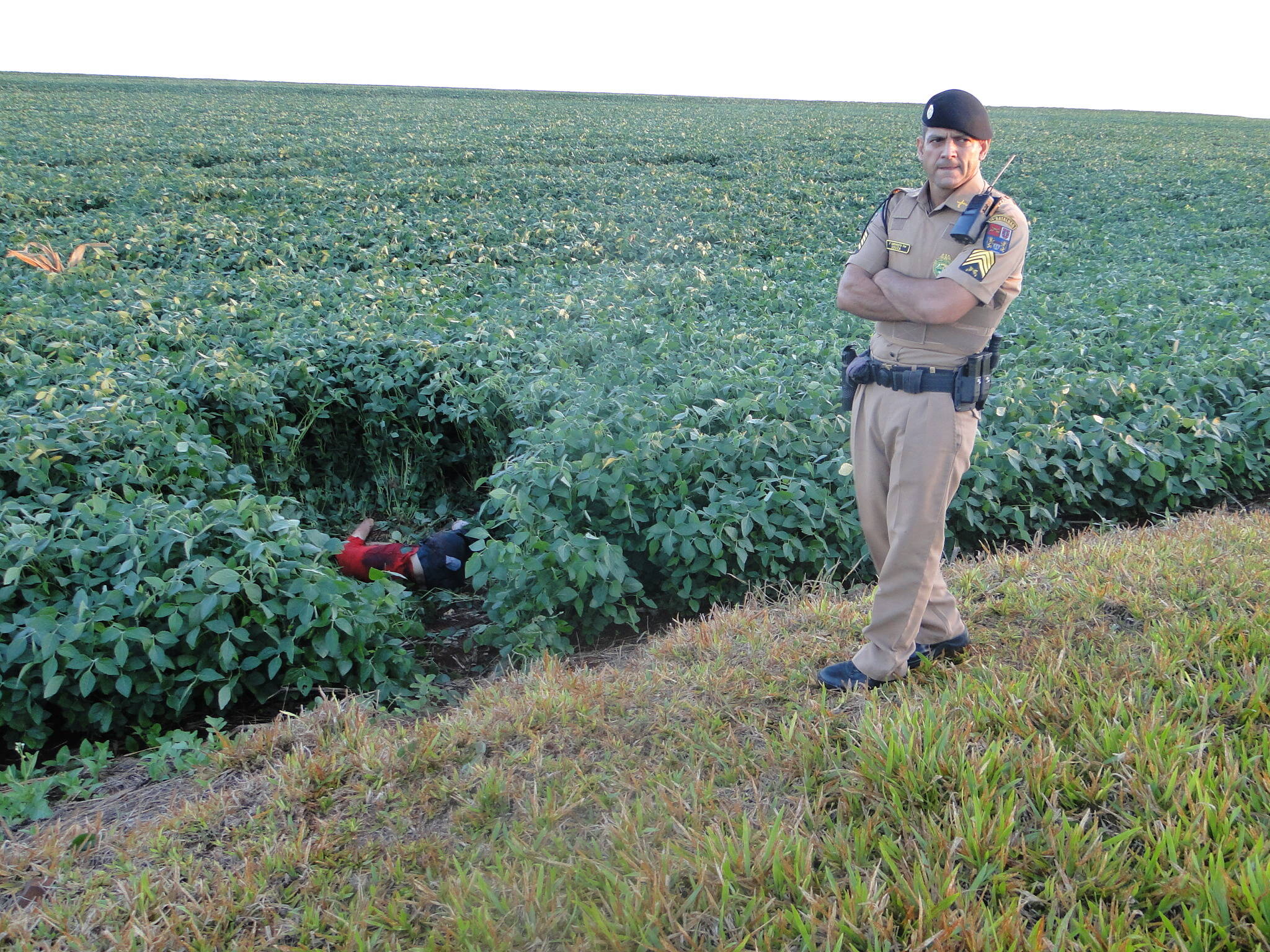 Homem é encontrado morto com 10 tiros em área rural