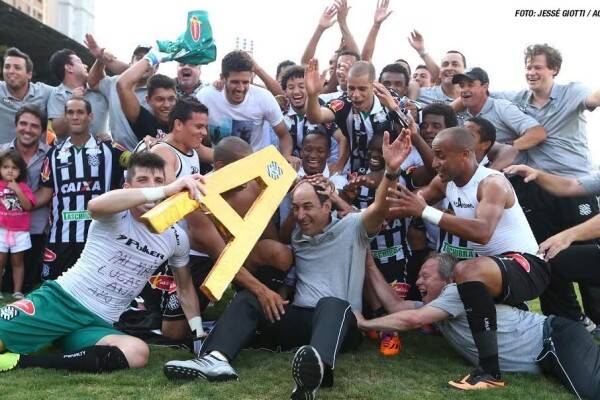 Figueirense garante a última vaga na Serie A do Brasileirão