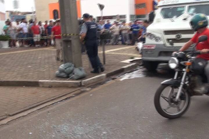 Grupo assalta carro-forte no banco Bradesco em Foz do Iguaçu