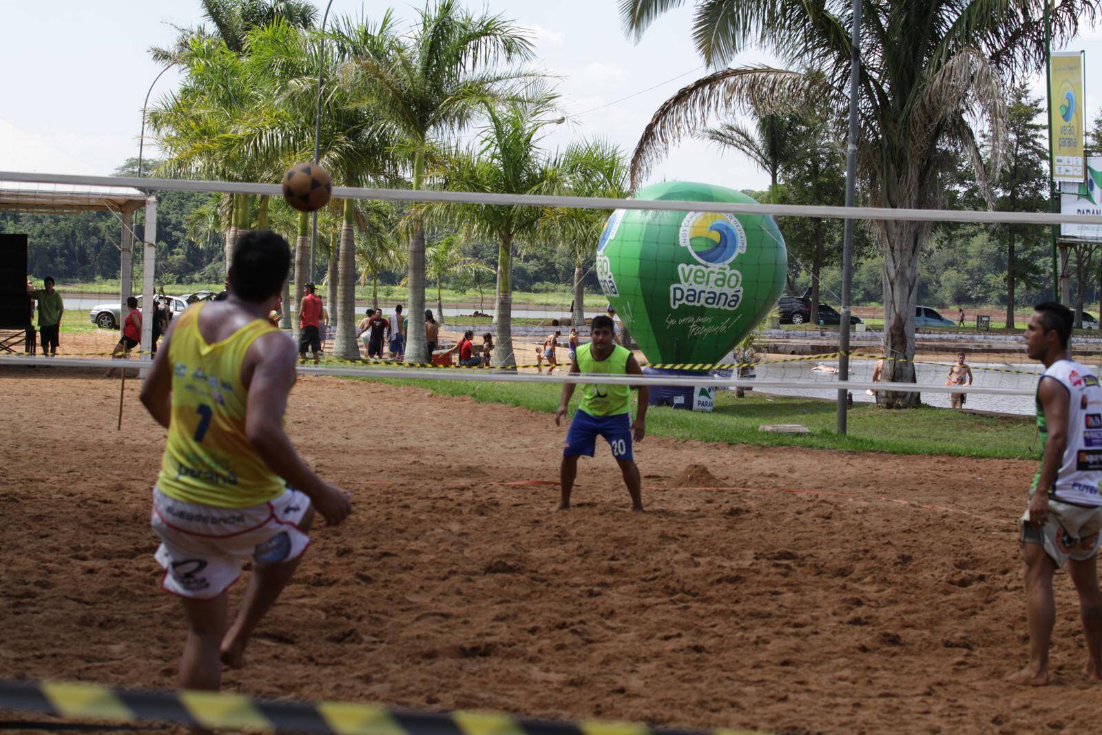 Foz do Iguaçu conquista dobradinha no futevôlei do Verão Paraná