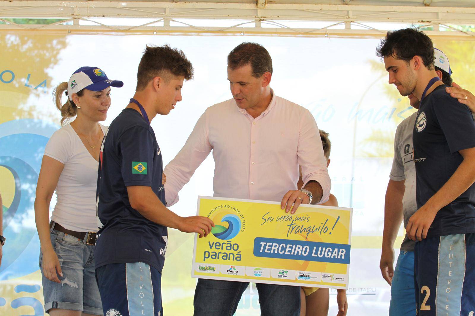 Foz do Iguaçu conquista dobradinha no futevôlei do Verão Paraná