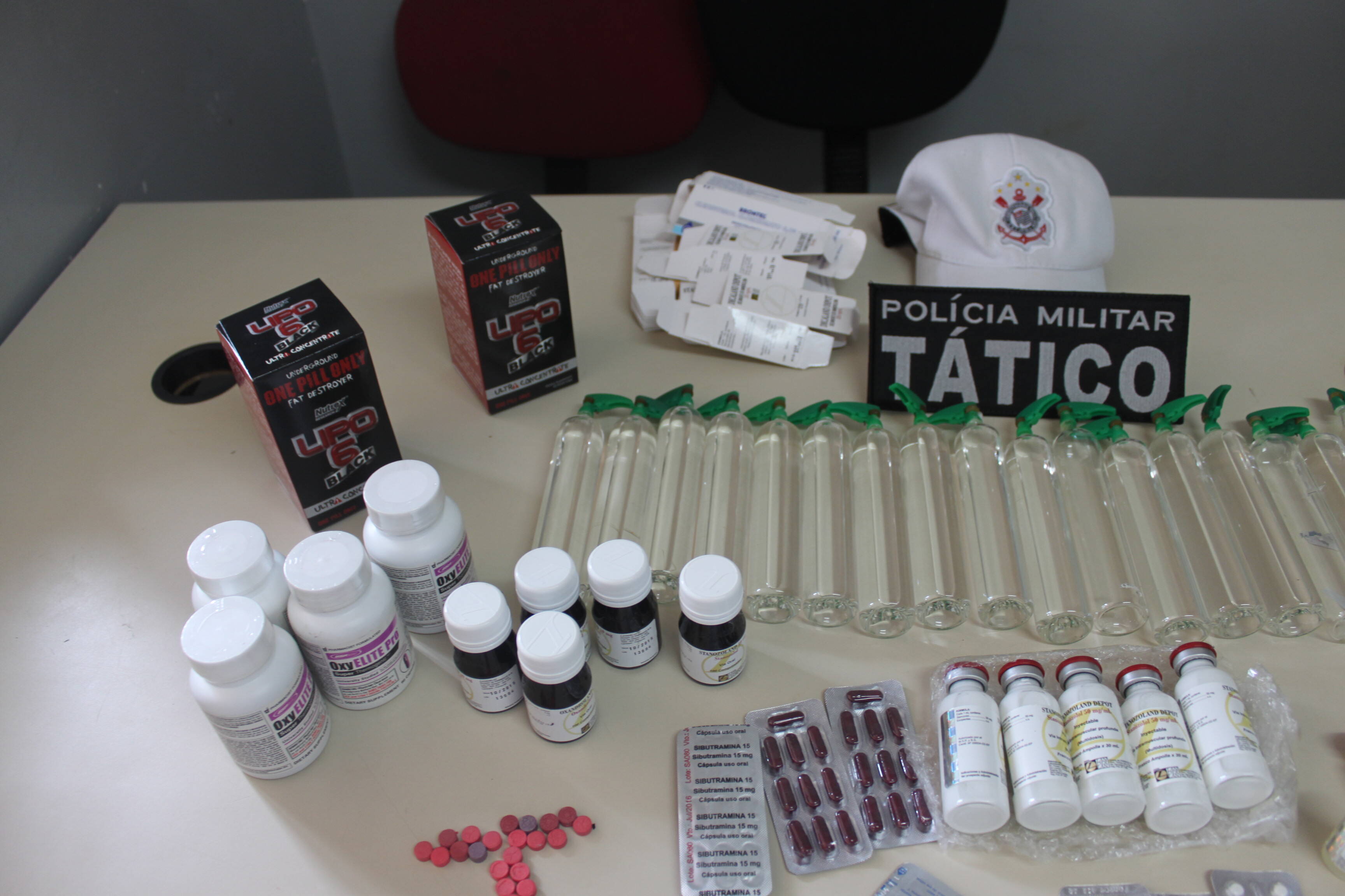 Homem é detido com drogas e medicamentos próximo à rodoviária