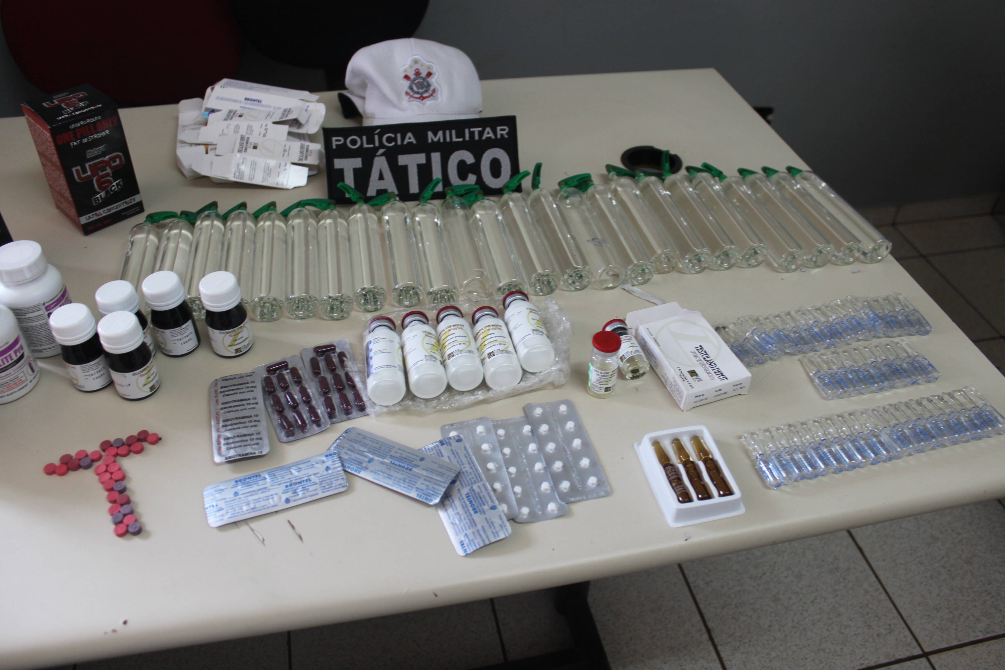 Homem é detido com drogas e medicamentos próximo à rodoviária