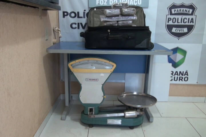 Polícia localiza 23kg de maconha em residência no Porto Belo