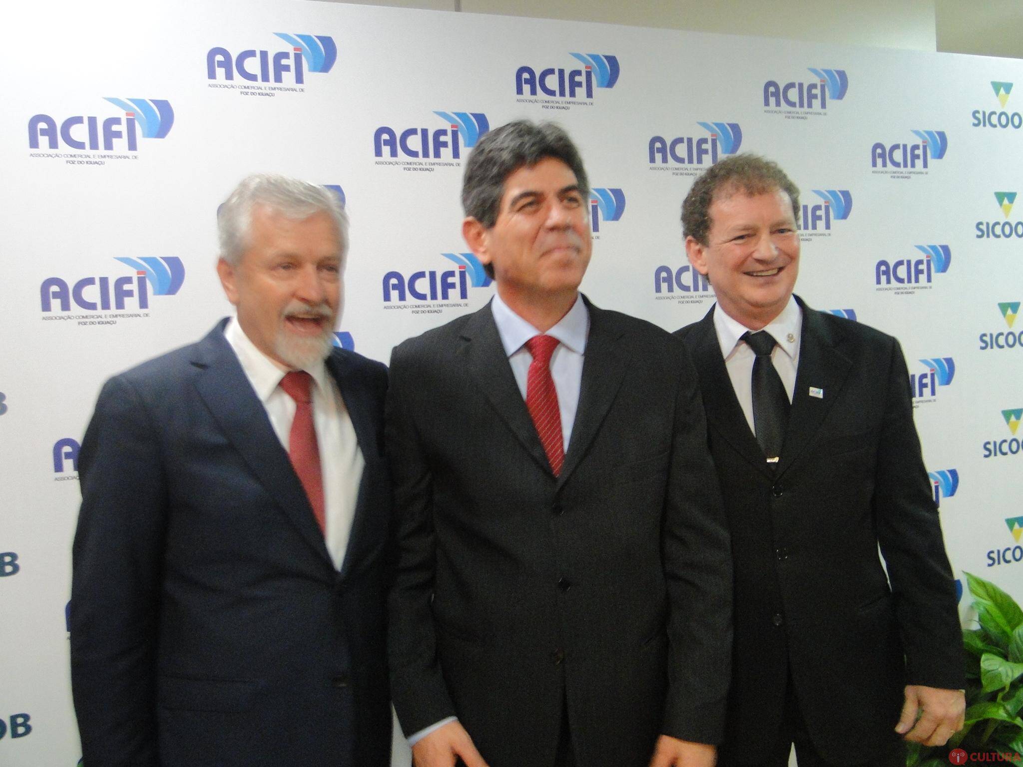 Nova diretoria da ACIFI toma posse