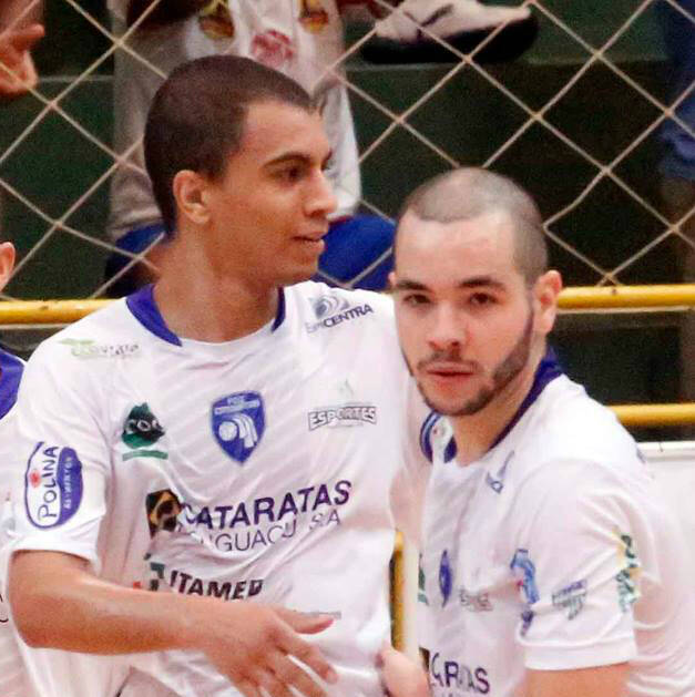 Foz Cataratas vence fora de casa na estreia de Roberto Nunes