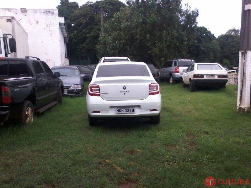 Policia localiza carro clonado em um estacionamento na Vila Portes