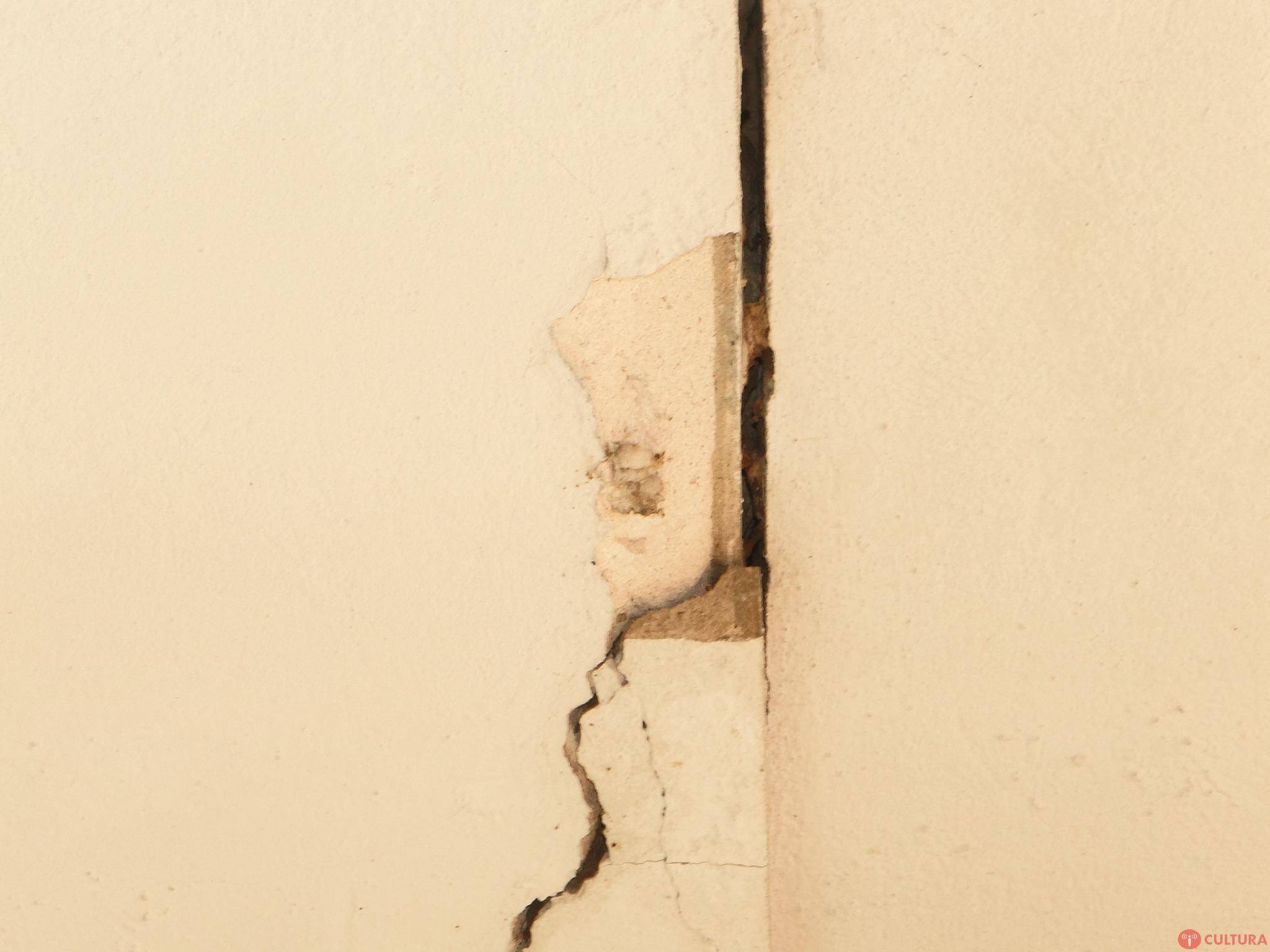 Escolas Jd. Naipi e Duque de Caxias têm estruturas ameaçadas