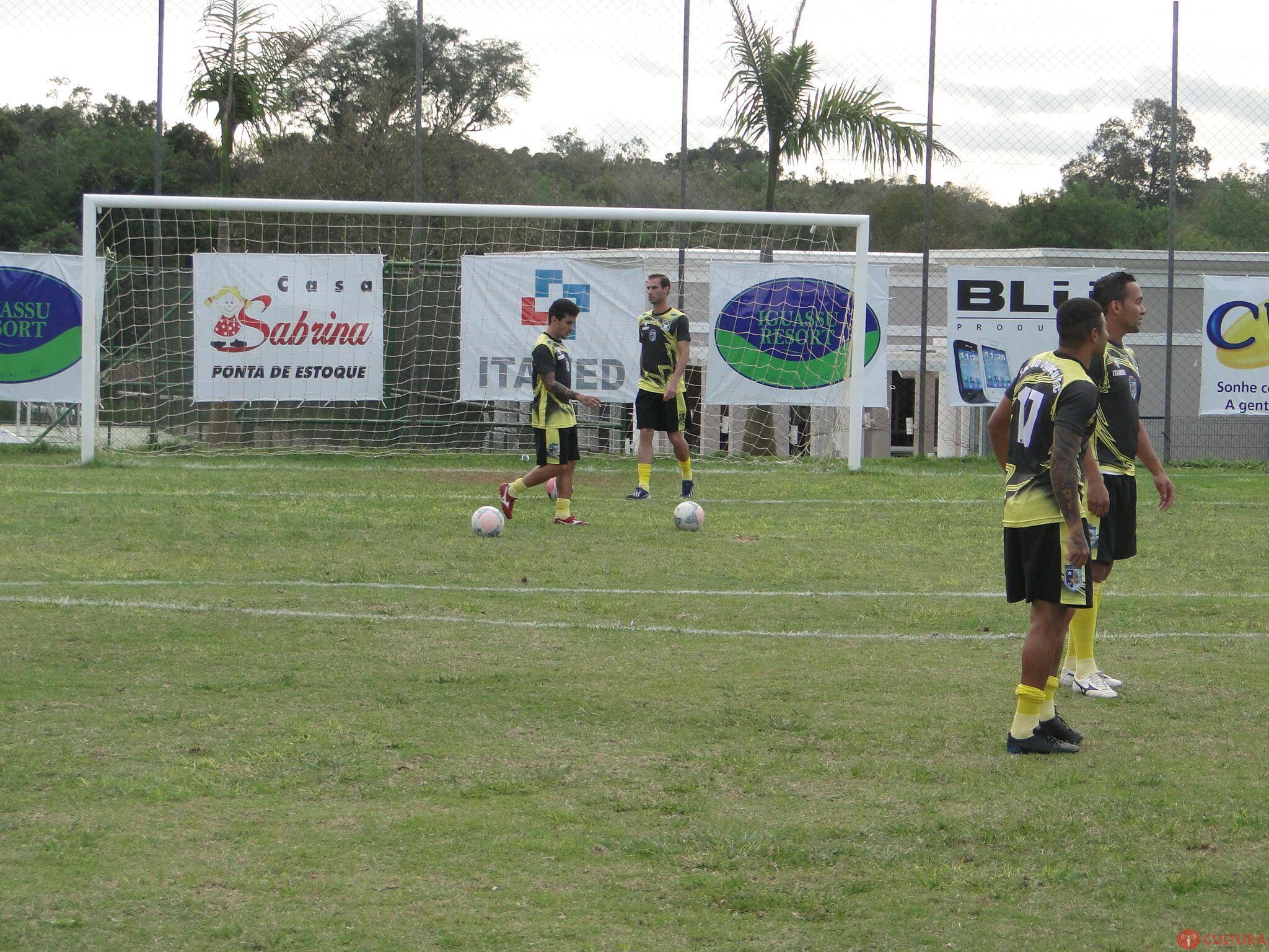 Seis jogadores do sub-18 sobem para o profissional do Foz Futebol Clube