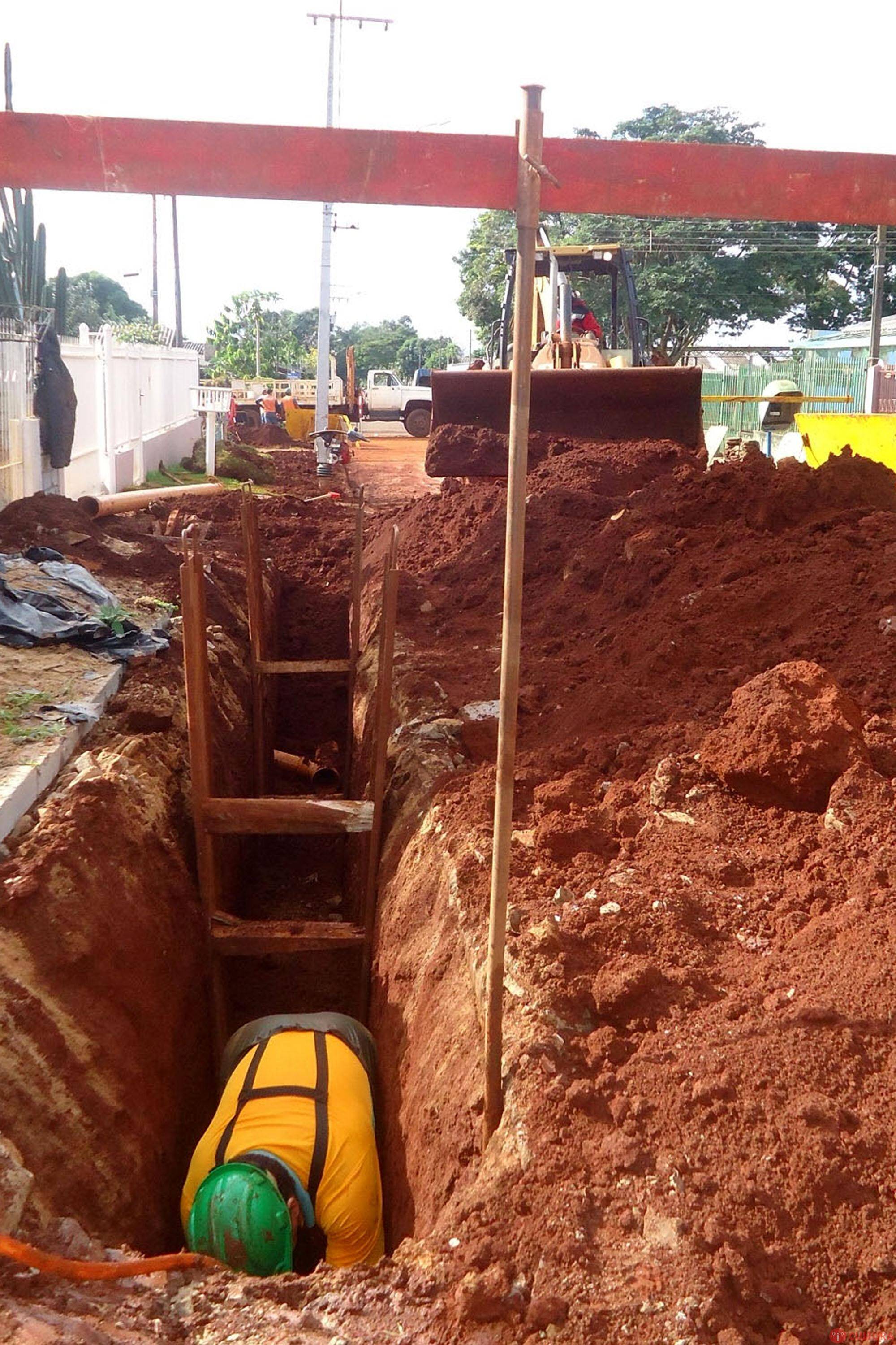 Sanepar orienta população de Santa Terezinha do Itaipu sobre obras de esgoto