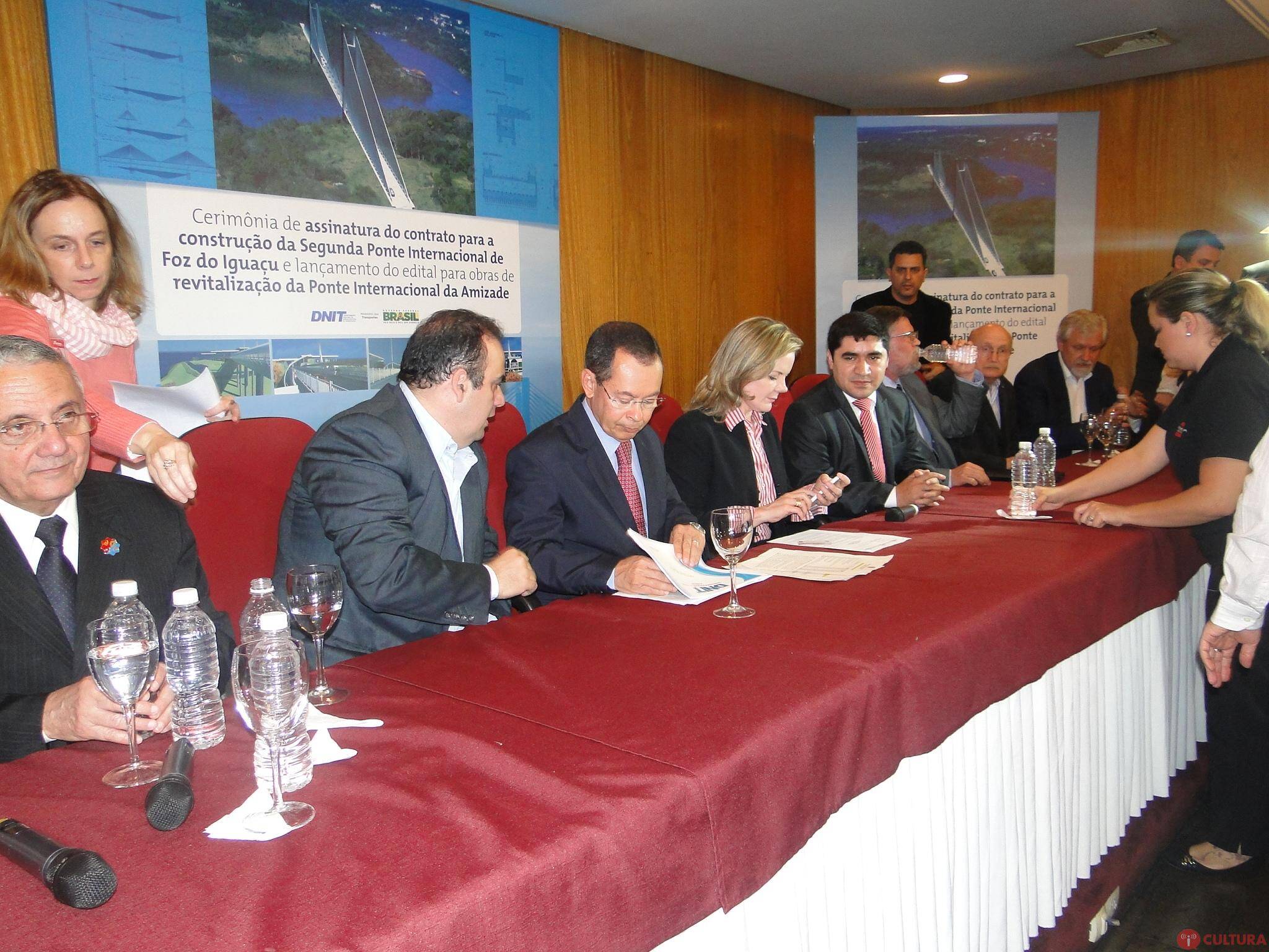 Assinatura firma a construção da segunda ponte Brasil/Paraguai