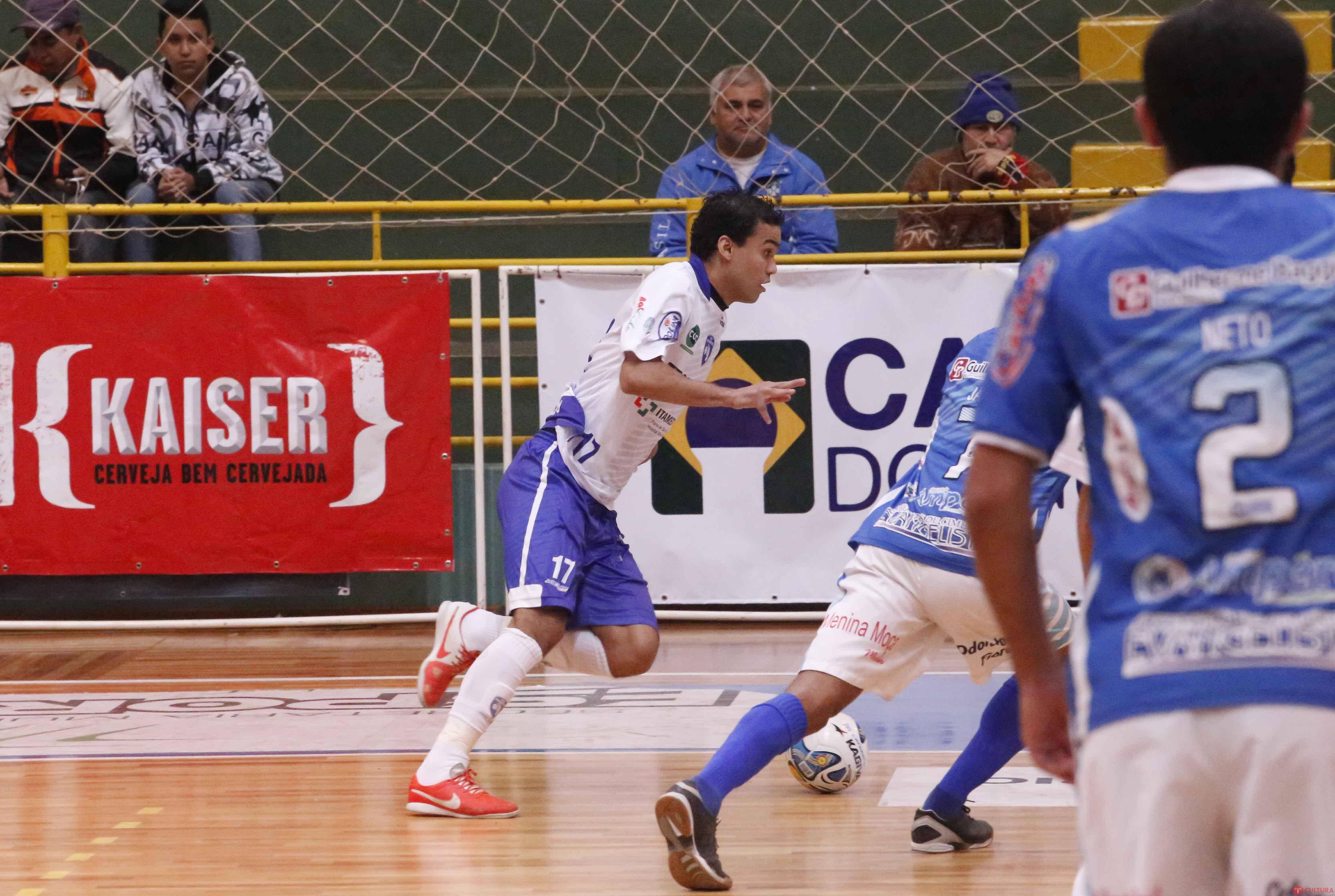 Foz Cataratas vence e assume liderança temporária na Série Ouro
