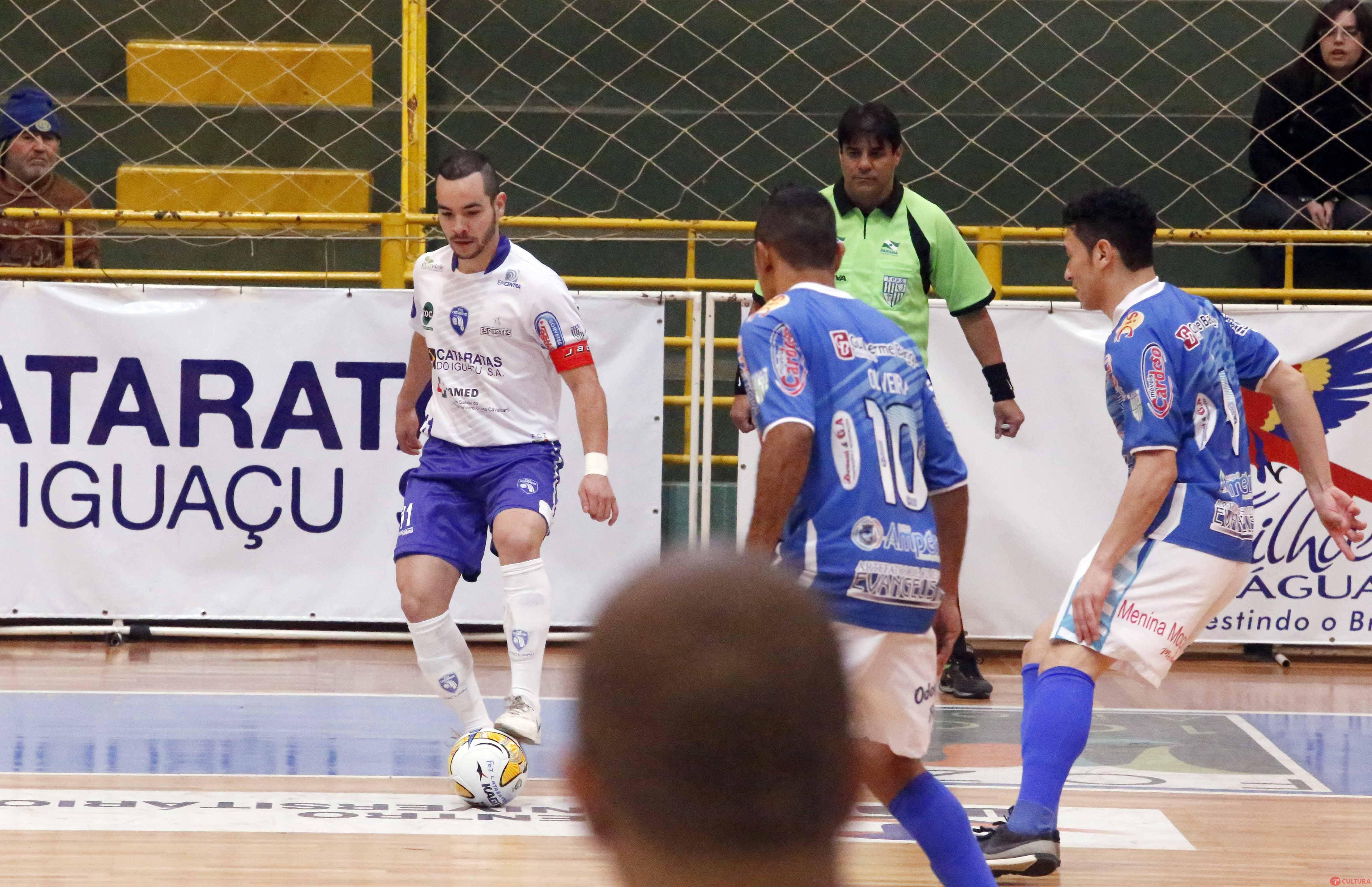 Foz Cataratas vence e assume liderança temporária na Série Ouro