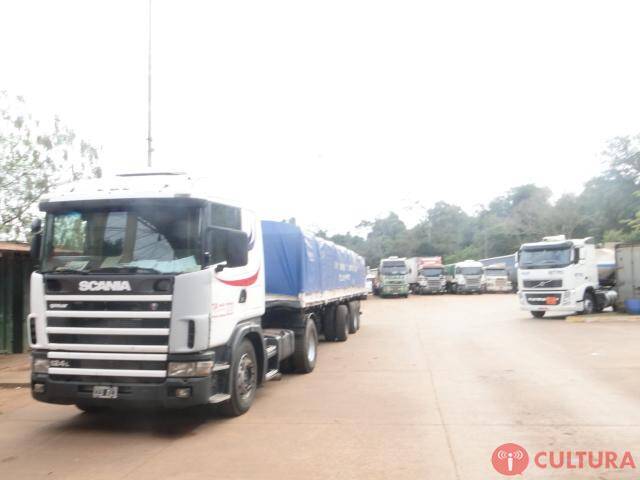 Tráfego de caminhões está parado na aduana argentina