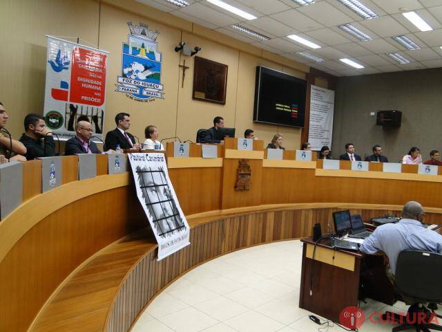 Sistema de revista íntima em penitenciárias causa discussão em audiência pública