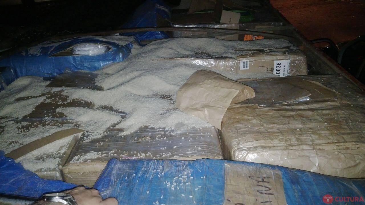 Caminhão estava carregado com entorpecentes