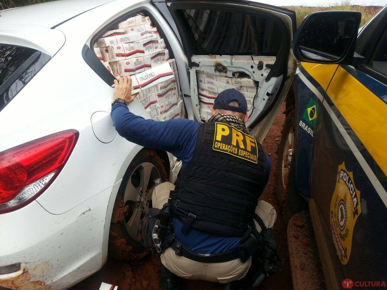 PRF recupera sete veículos com cigarros contrabandeados