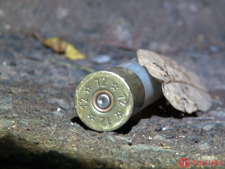 Troca de tiros deixa um morto e um ferido