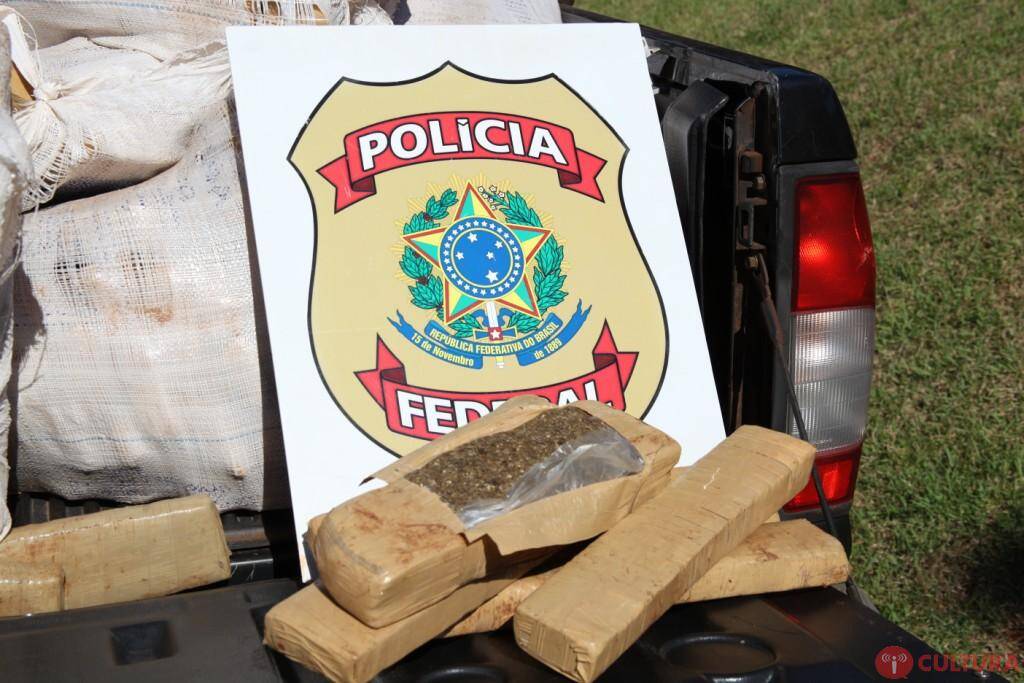 Policiais federais apreendem 676 kg de maconha no Lago de Itaipu