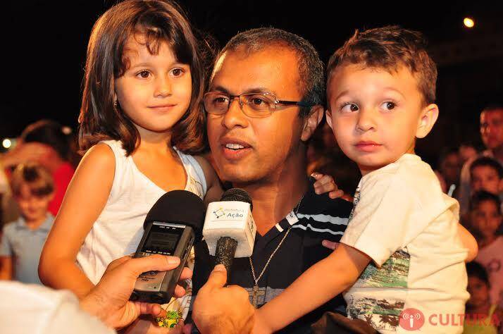 Espetáculo e Natal encanta público em Santa Terezinha de Itaipu