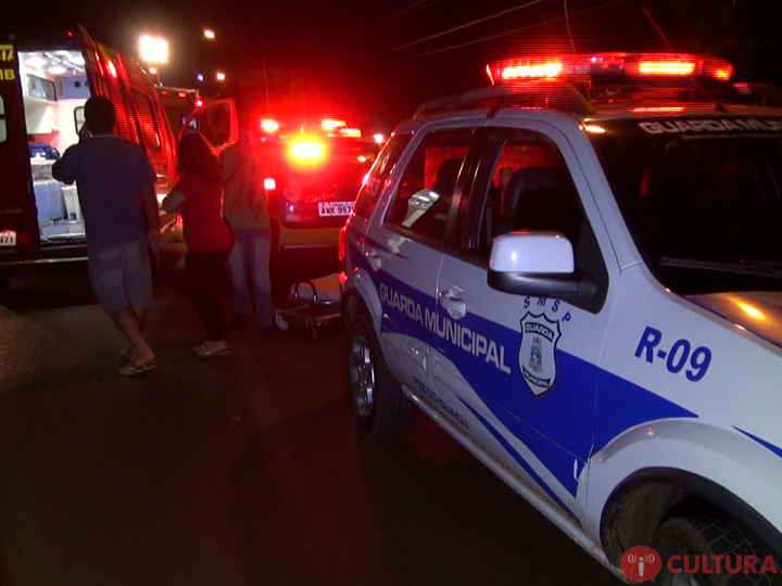 Rapaz é encontrado baleado em matagal
