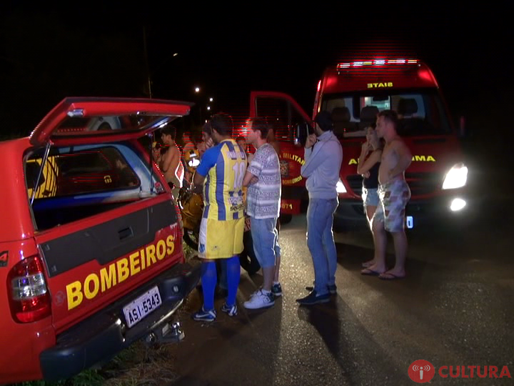 Rapaz é encontrado baleado em matagal