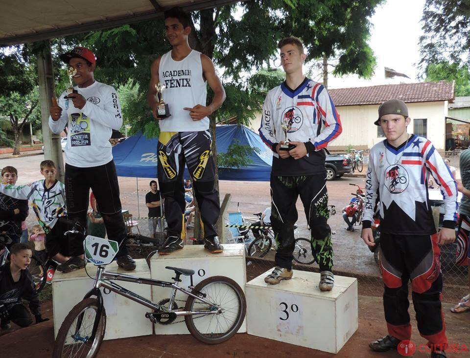Iguaçuenses lideram Copa Paraná de Bicicross 2015