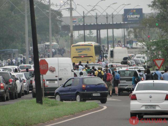 Funcionários de Itaipu protestam contra projeto de terceirização