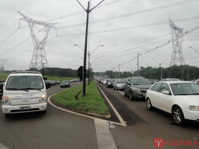 Funcionários de Itaipu protestam contra projeto de terceirização