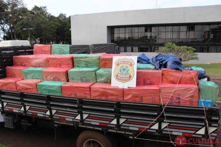 Policiais federais apreendem haxixe e cigarros