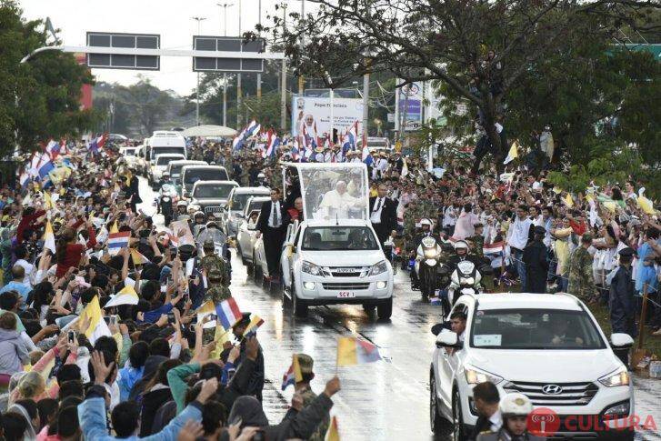 No Paraguai, Papa pede luta contra corrupção e narcotráfico