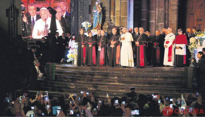 Papa celebra missa no Equador, a primeira dessa viagem pela América