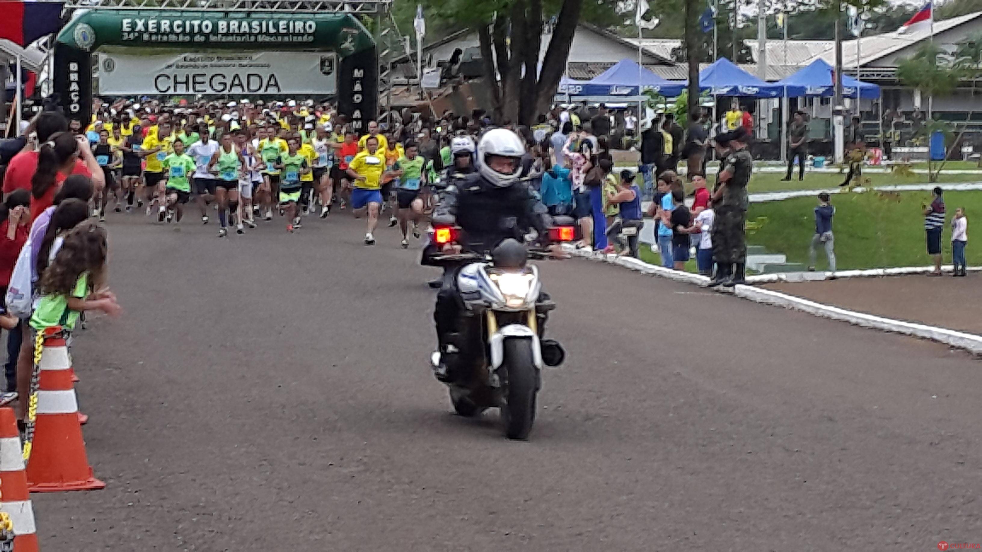 Mais de 3 mil pessoas participam da Corrida do Soldado