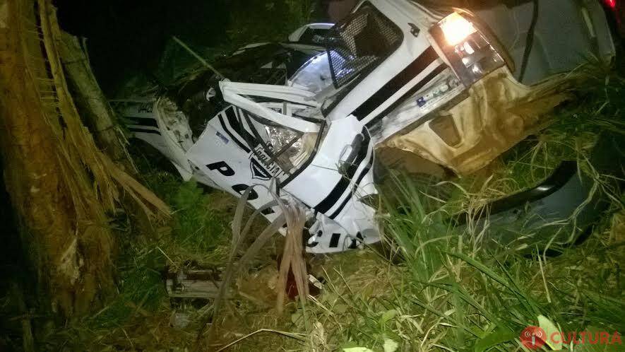 Policial civil e um detento morrem após acidente de trânsito