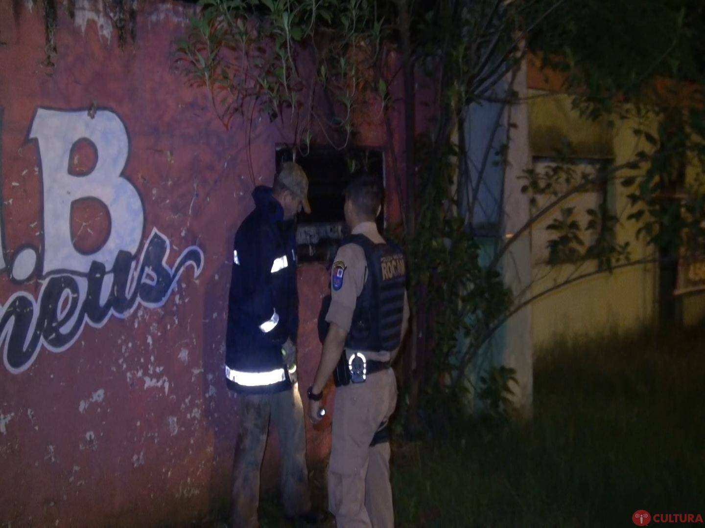 Incêndio deixa 5 feridos em casa do Porto Belo