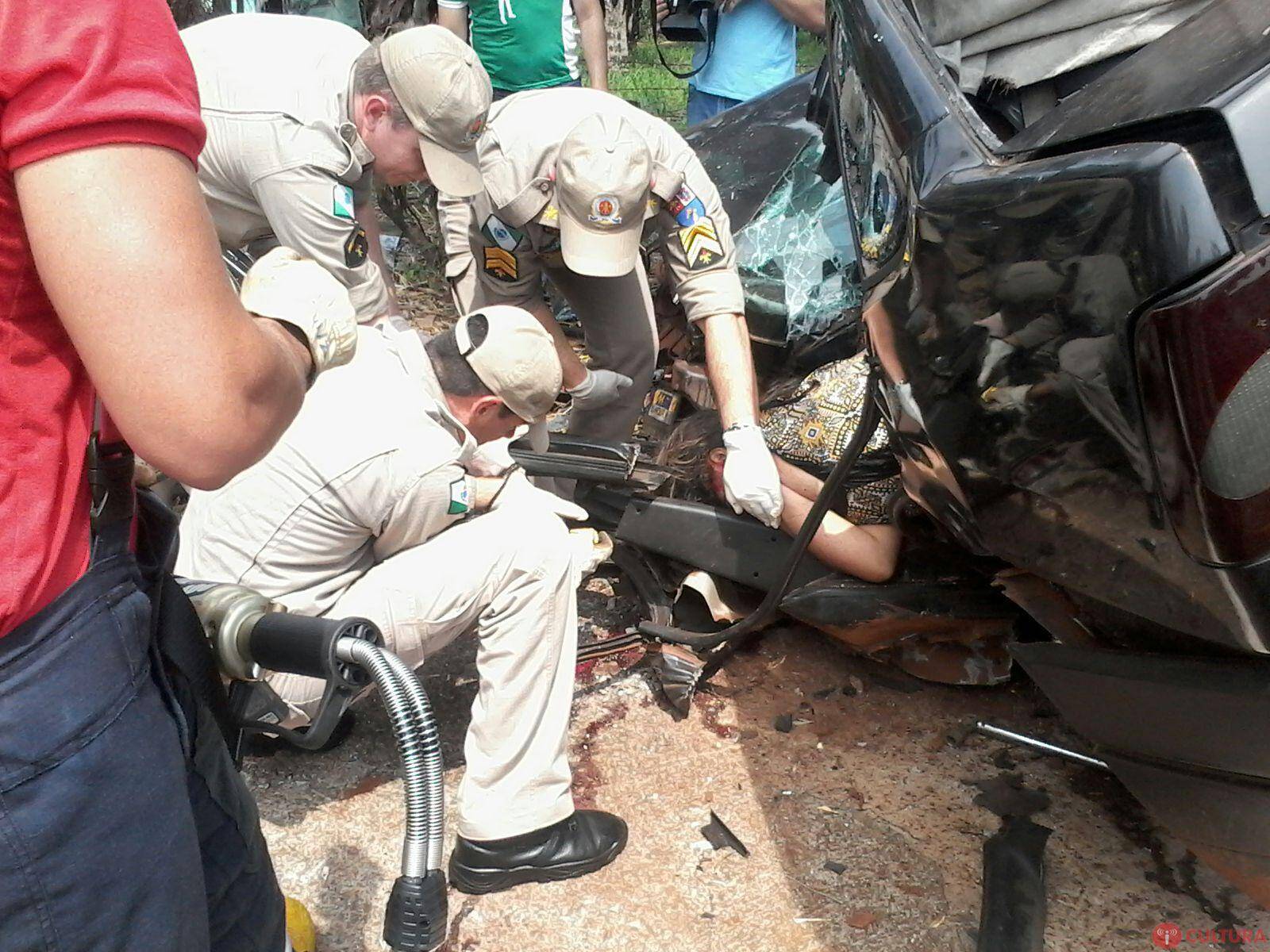 Acidente deixa dois mortos na Avenida General Meira