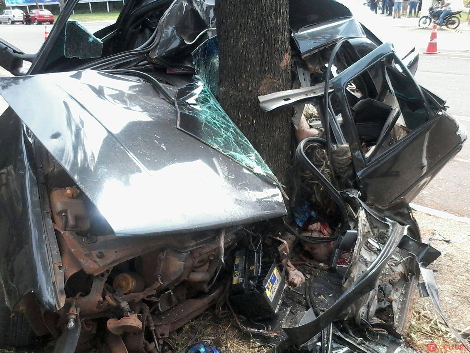 Acidente deixa dois mortos na Avenida General Meira