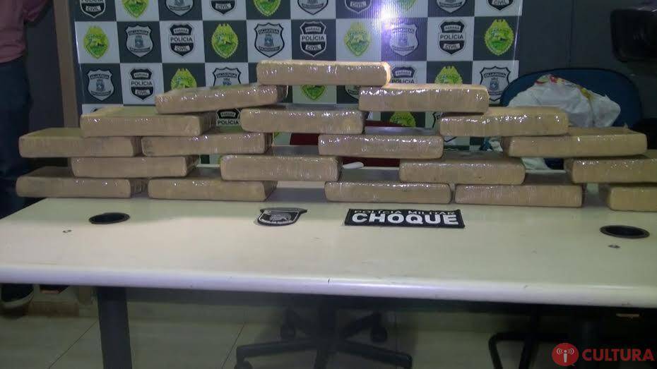 Na segunda apreensão do dia na rodoviária, rapaz é preso com 17kg de maconha