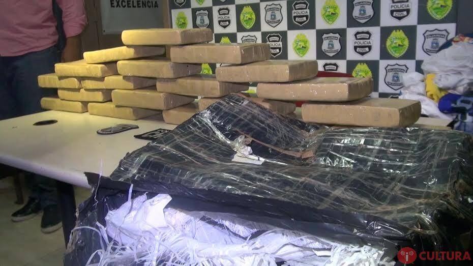 Na segunda apreensão do dia na rodoviária, rapaz é preso com 17kg de maconha