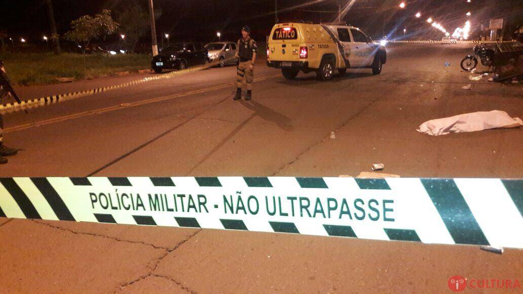 Idoso morre atropelado carregando carrinho de recicláveis